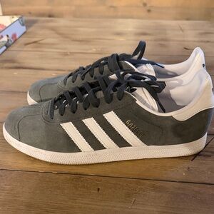 Adidas Gazelle gray men’s 9